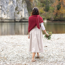 Laden Sie das Bild in den Galerie-Viewer, Midi Dirndl Josefine in Beige