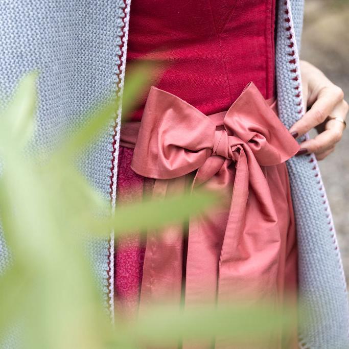 Seiden-Dirndlschürze Viktoria Hortensie