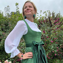 Laden Sie das Bild in den Galerie-Viewer, Leinen Dirndl Grün