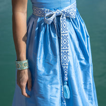 Laden Sie das Bild in den Galerie-Viewer, DIRNDL BELT HELLBLAU