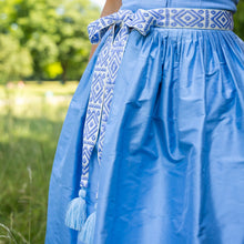 Laden Sie das Bild in den Galerie-Viewer, DIRNDL BELT HELLBLAU