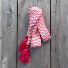 Laden Sie das Bild in den Galerie-Viewer, Dirndl Belt "PINK" von Lace Belts