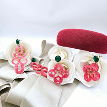 Laden Sie das Bild in den Galerie-Viewer, Louisa - Ornament-Ohrringe in  Mellow Rose und Alhambra Green