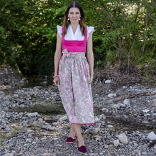 Laden Sie das Bild in den Galerie-Viewer, Baumwoll-Dirndlschürze Helene in Fuchsia