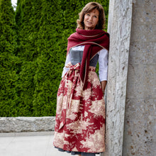 Laden Sie das Bild in den Galerie-Viewer, Baumwoll-Dirndlschürze Helene in Burgund