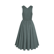 Laden Sie das Bild in den Galerie-Viewer, klassisches Dirndl Dunkelgrau