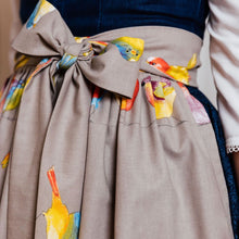 Laden Sie das Bild in den Galerie-Viewer, Baumwoll-Dirndlschürze Cecilia