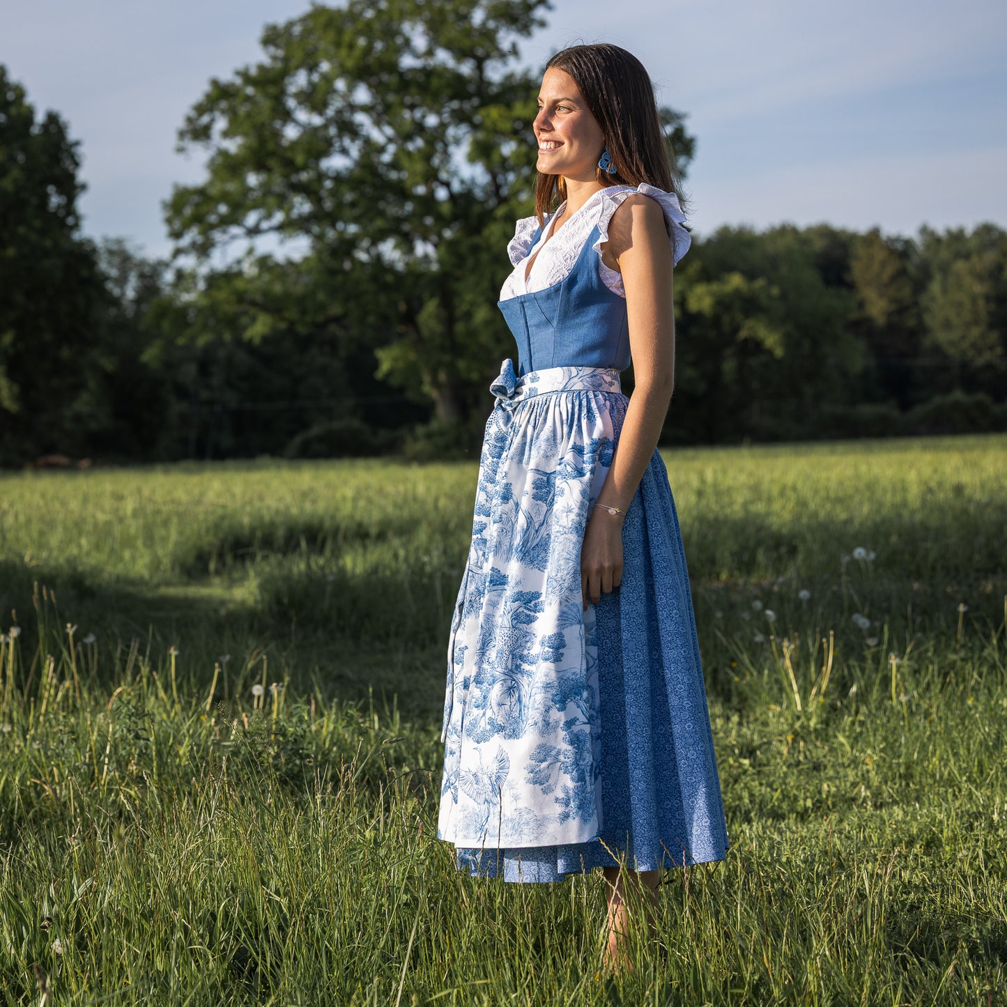 Midi Dirndl Josefine in Kornblumenblau