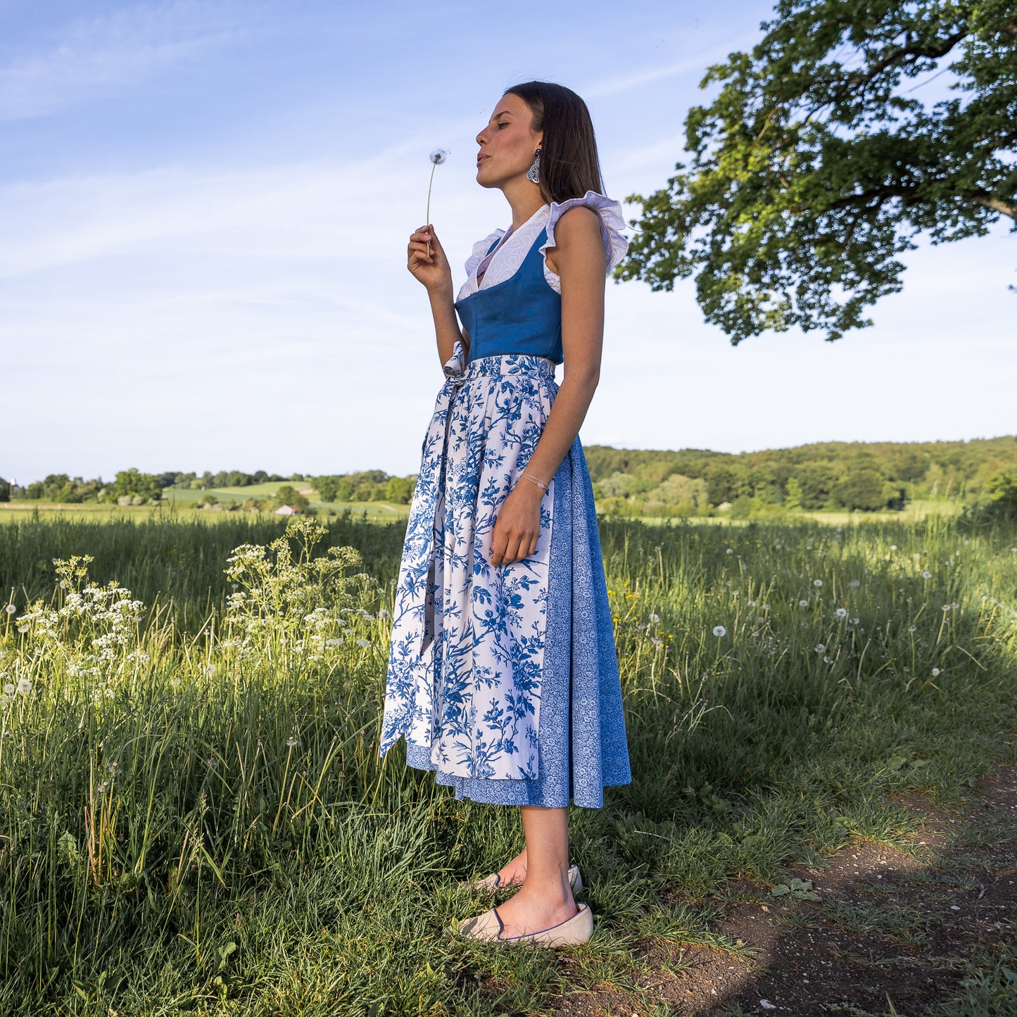 Midi Dirndl Josefine in Kornblumenblau