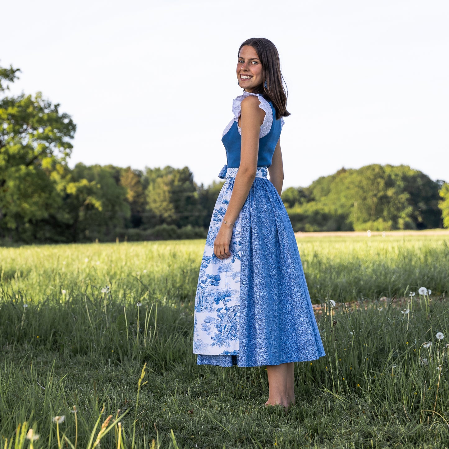 Midi Dirndl Josefine in Kornblumenblau