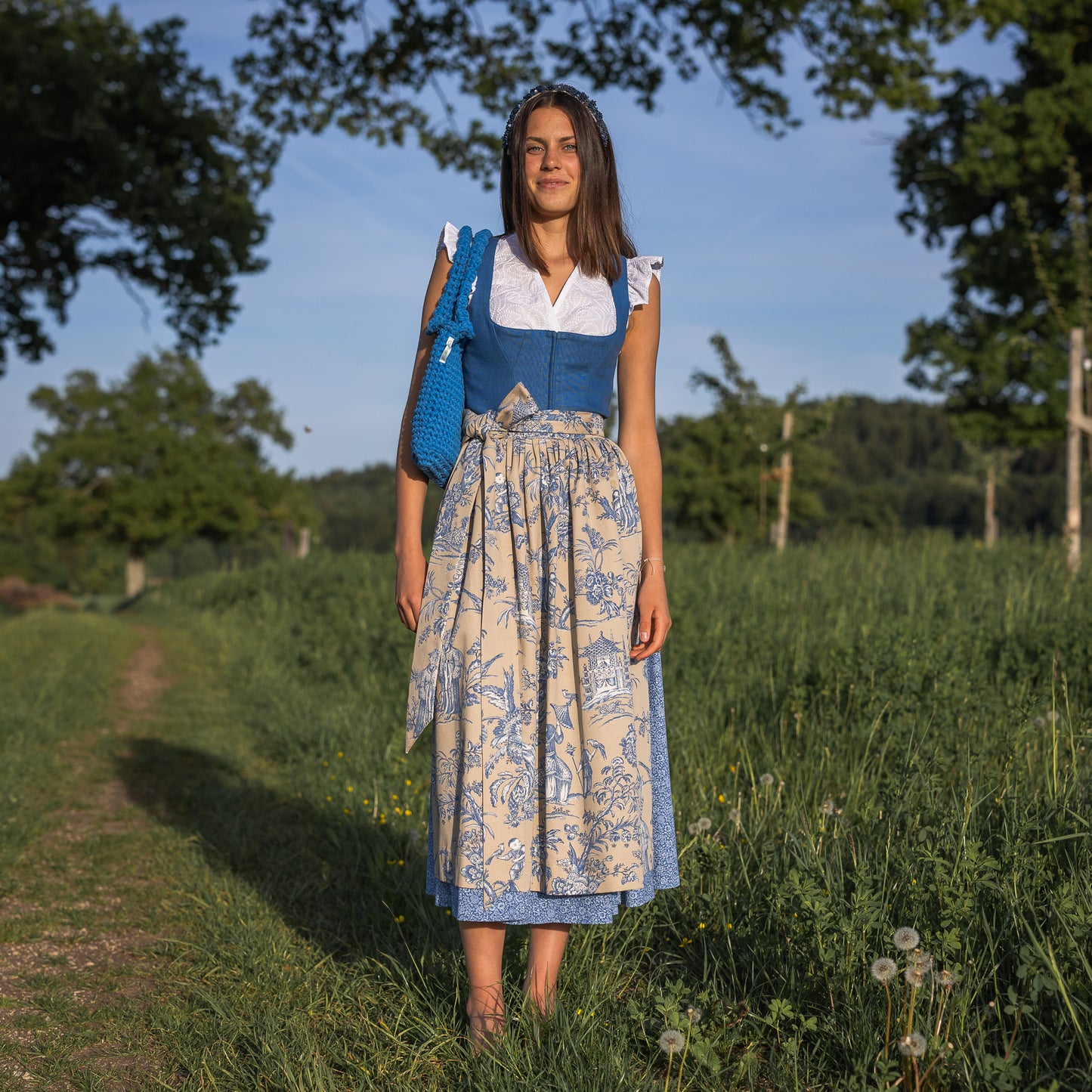 Midi Dirndl Josefine in Kornblumenblau
