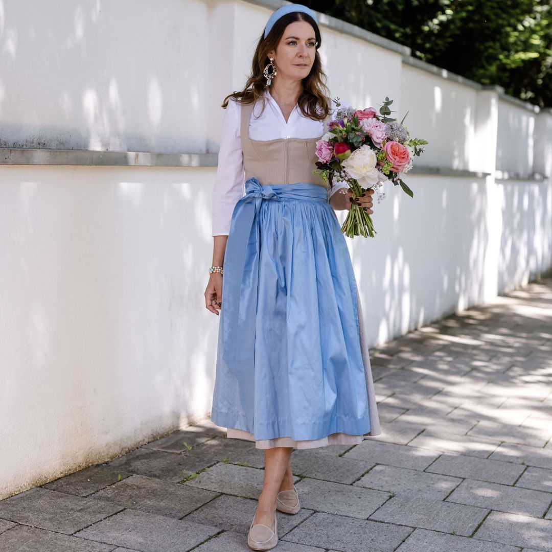 Seiden-Dirndlschürze Viktoria Hellblau