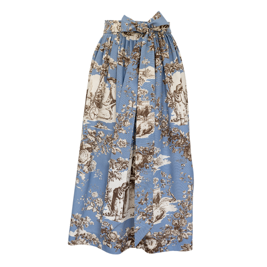 Dirndlschürze Antonia in Rauchblau mit sepiabraunem Toile de Jouy Landleben-Muster und großer Schleife
