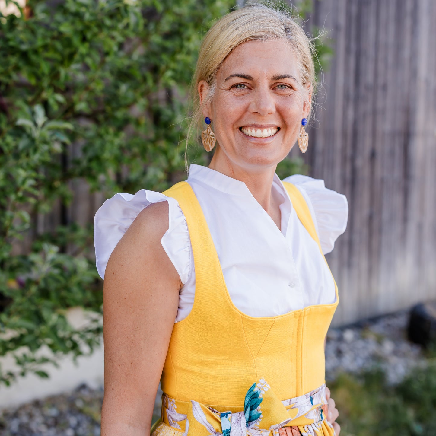 Midi Dirndl Josefine in Gelb