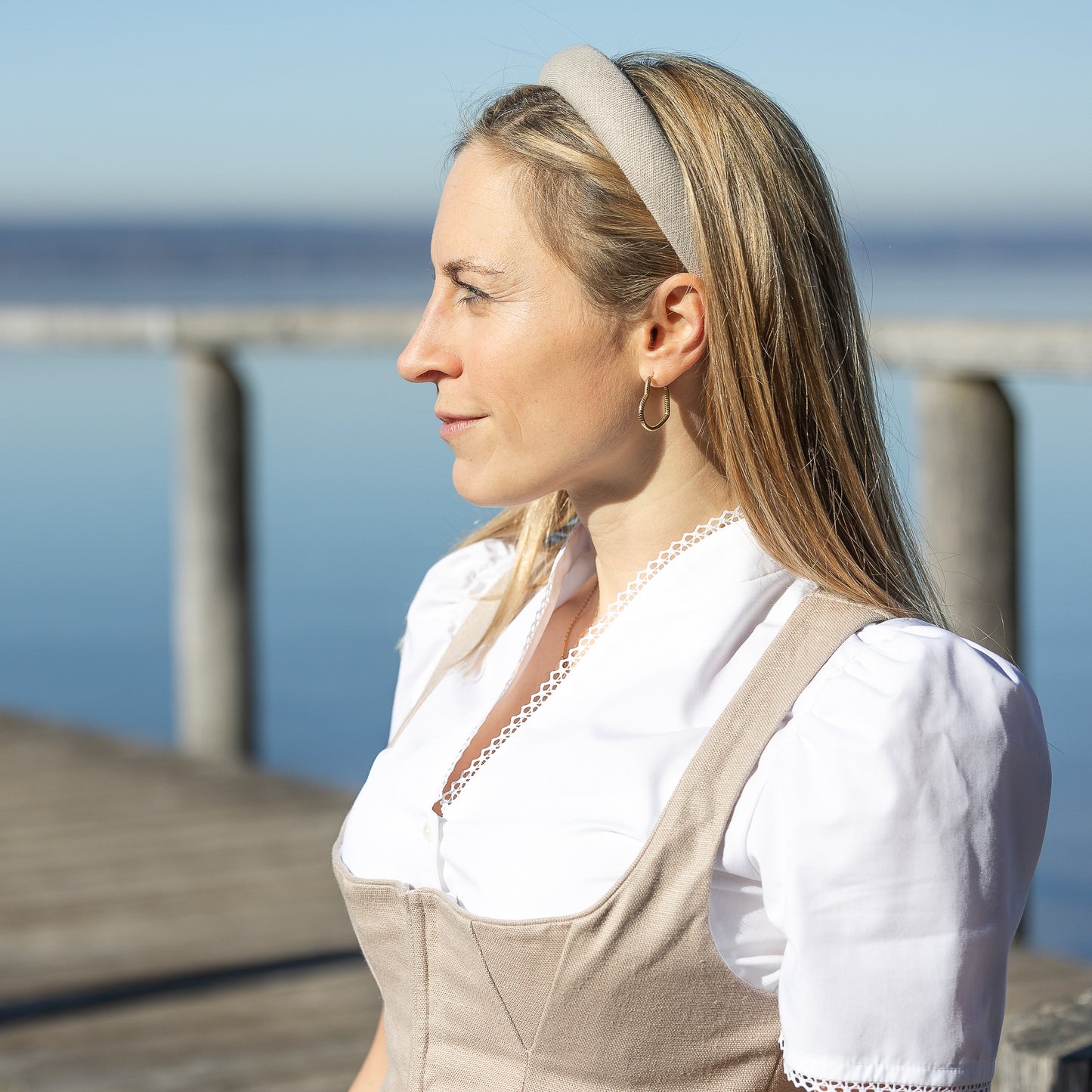 Haarreif Josefine aus beigem Leinen – schmal