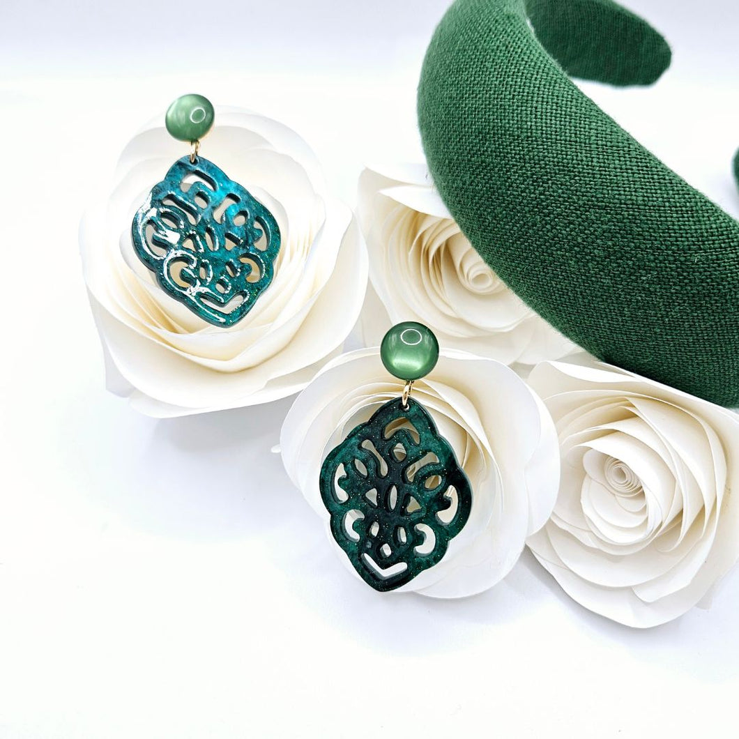 Josefine Ornament-Ohrringe in Grün-Schwarz und Emerald Green