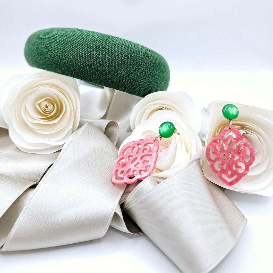 Josefine Ornament-Ohrringe in Mellow Rose und Emerald Green