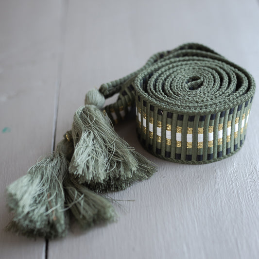 LACE BELT GRÜN GOLD CREME WEBGÜRTEL