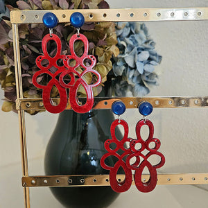 Louisa - Ornament-Ohrringe in Chilli Red und Royal Blau