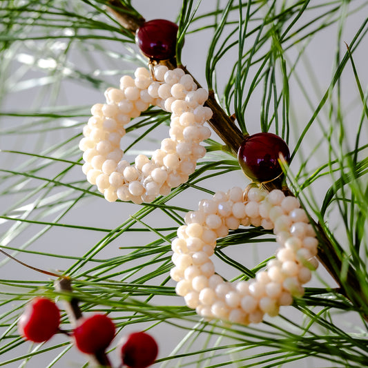 Tropfenohrringe Leni Creme - mit  Bordeaux Rotem Cabochon