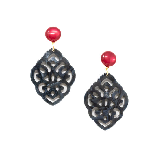 Josefine Ornament-Ohrringe in blau und beerigem Cabochon