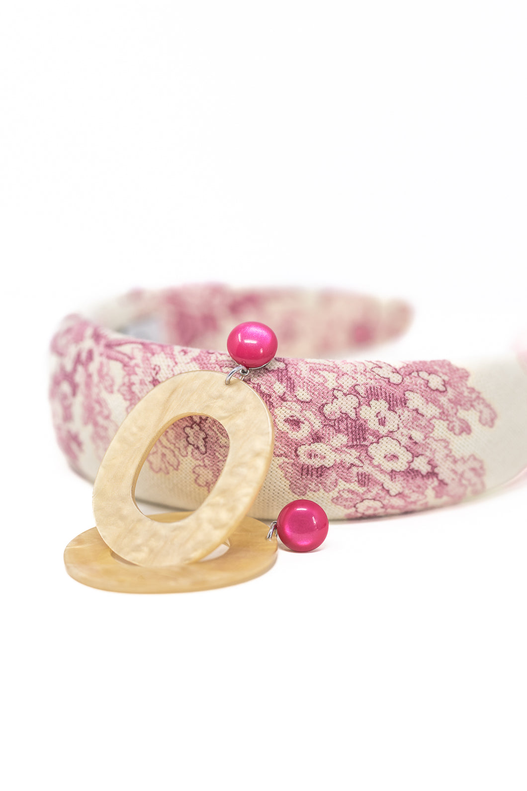 Alexa Ohrring in Hornoptik mit pinkem Cabochon