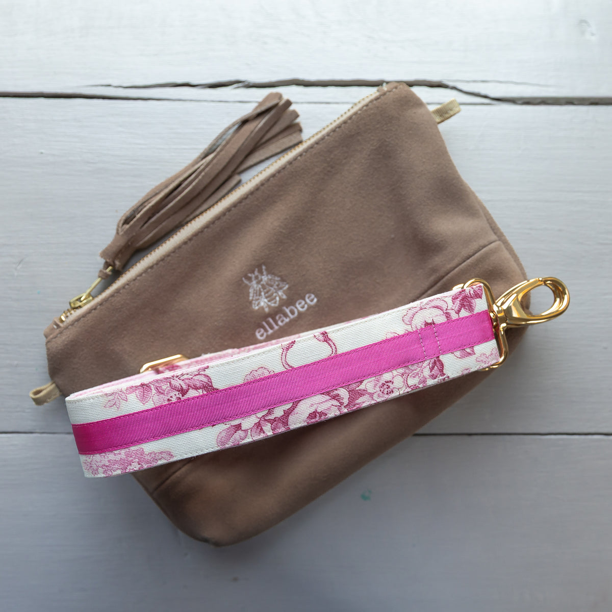 Taschengurt Helene Rosa – Toile de Jouy mit pinkem Ripsband