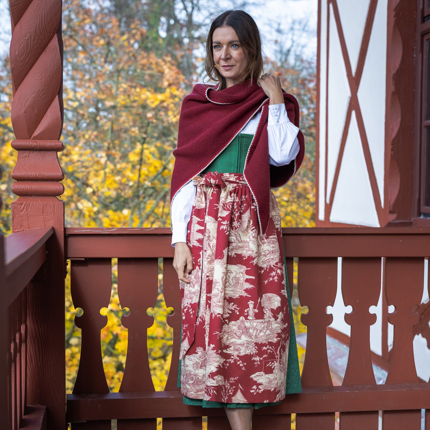 Baumwoll-Dirndlschürze Sarah in Burgund